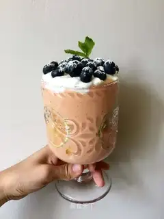 Summer yogurt