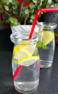 Honey lemonade