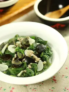 Take the pumpkin leaves