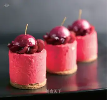 Half-cooked cherry cheesecake