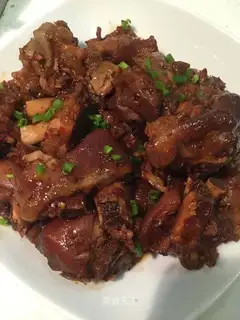 Hot pig hoof