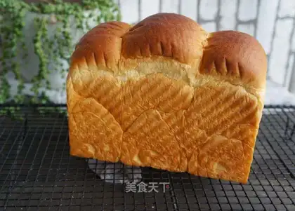 Light cream toast