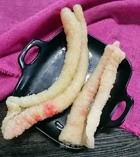 Fried pig skin