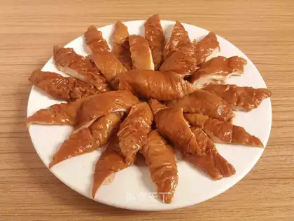 A halogenated intestine