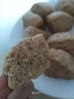 Milk and red-tree buns