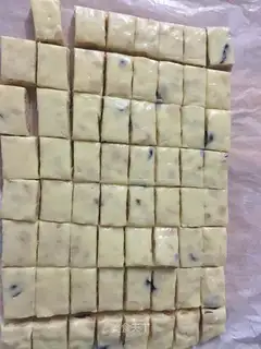 Cow Rolling Sugar