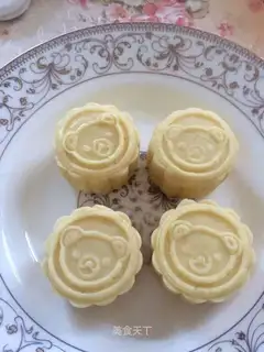 Green bean cake
