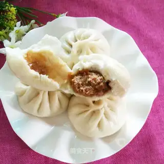 Potato pork buns