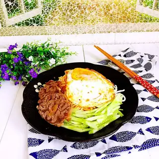 Homemade beef cone noodles