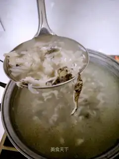 A fish-skin soup from the royals