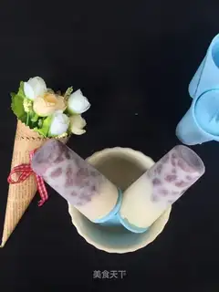 Homemade milk red beans popsicles