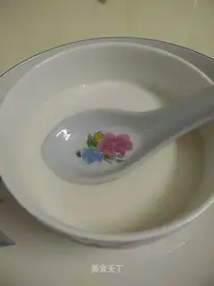 Skinny ginger on milk