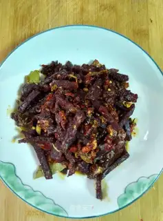 Cold, spicy beef