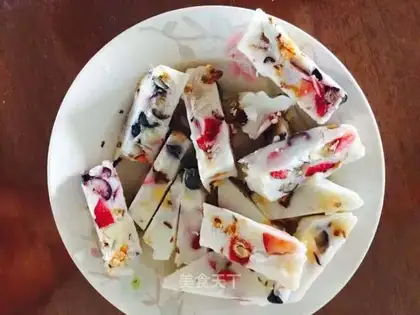 Fruit yogurt ice cream