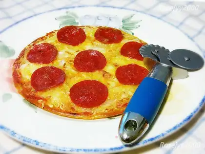 Simple soft bottom pizza