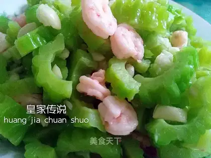 Drunk shrimp with bitter melons