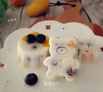 Fruit yogurt cream