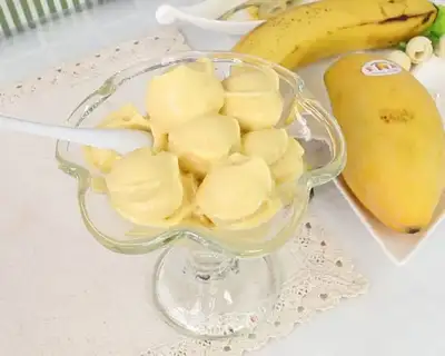 Yogurt and fruit ice cream