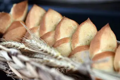 Olympian olive branch bread