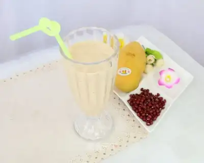 Bean mango milkshake