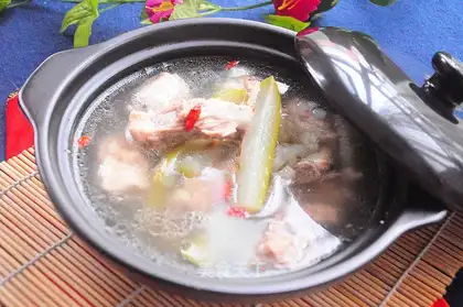 ♪ Quite a tiara soup ♪