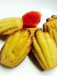 Honey Madeleine