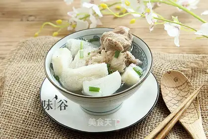 Pyramid ribs soup