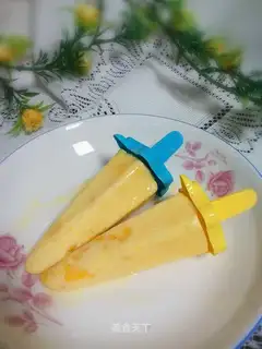 Yogurt mango popsicle