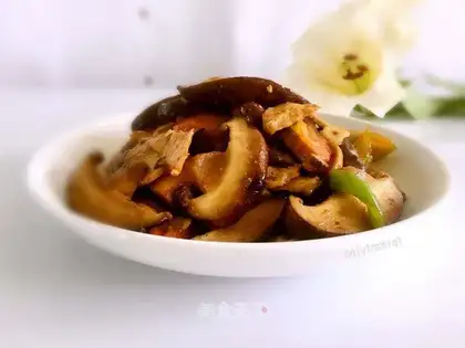Pepper fried mushrooms