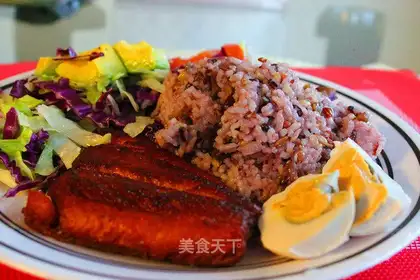 Salads and fragrance salmon