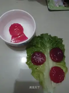 A unique Jell-O crystal
