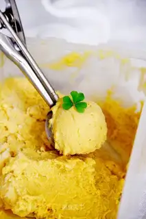 Mango ice cream