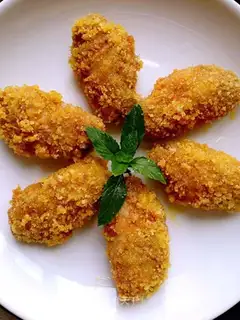 Five fried chicken wings