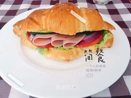 Cowhorned sandwich