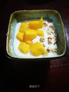 Mango walnut yogurt