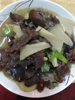 Three mushrooms of beef soup