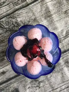 Strawberry yogurt