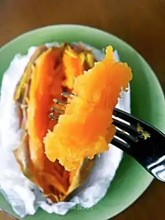 Microwave baked potatoes