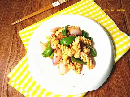 Hot sauce and squid