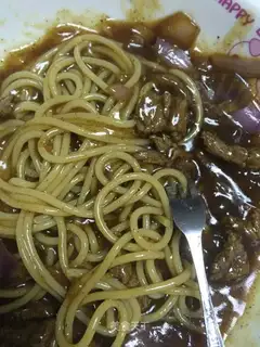 Black pepper beef pasta