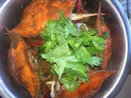 Homemade chili crabs
