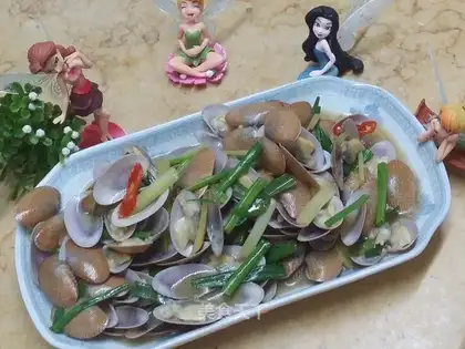 Scrambled clams