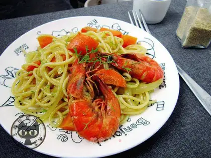 Curry seafood. Noodles