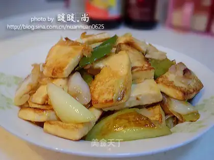 Braised tofu with green onions