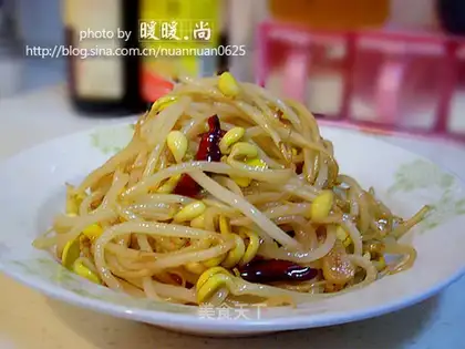 Stir-fried soybean sprouts
