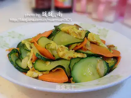 Scrambled eggs with cucumber