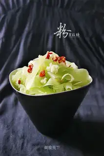 salad lettuce slices