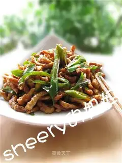 stir-fried shredded gluten with pepper