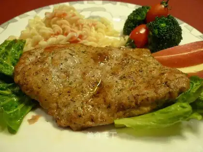 Tender steak with black pepper