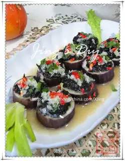 Steamed eggplant with seaweed